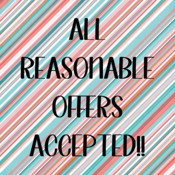 Pink and White 'It's a Girl' Wristbands - Picture 16 of 16